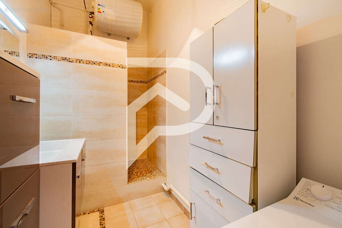 Appartement à MARSEILLE-5E
