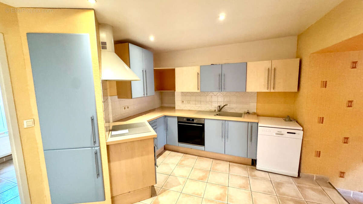 Appartement à ENTRAIGUES-SUR-LA-SORGUE