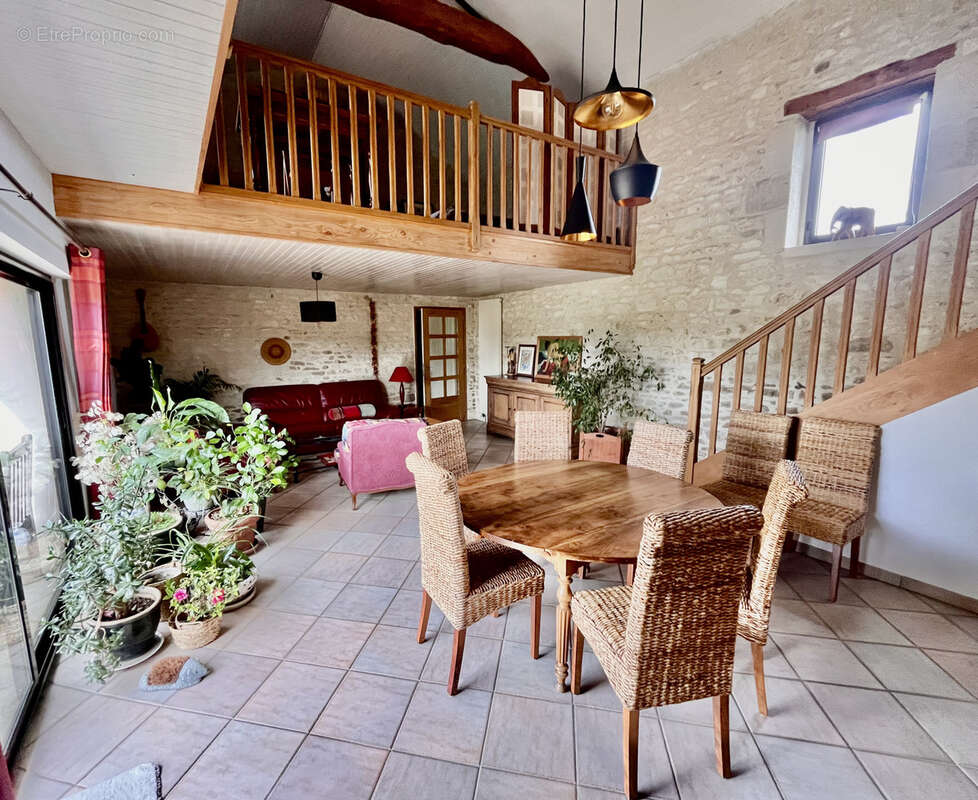 Maison à SAINT-MARTIN-DE-SANZAY