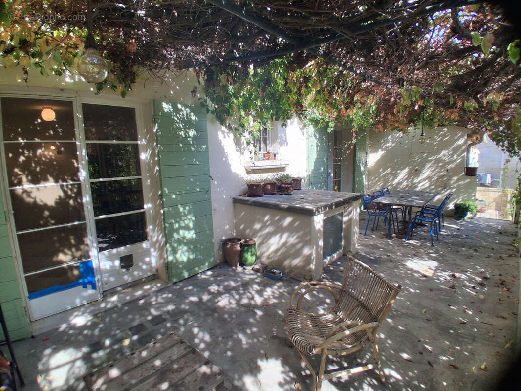 Maison à FONTVIEILLE