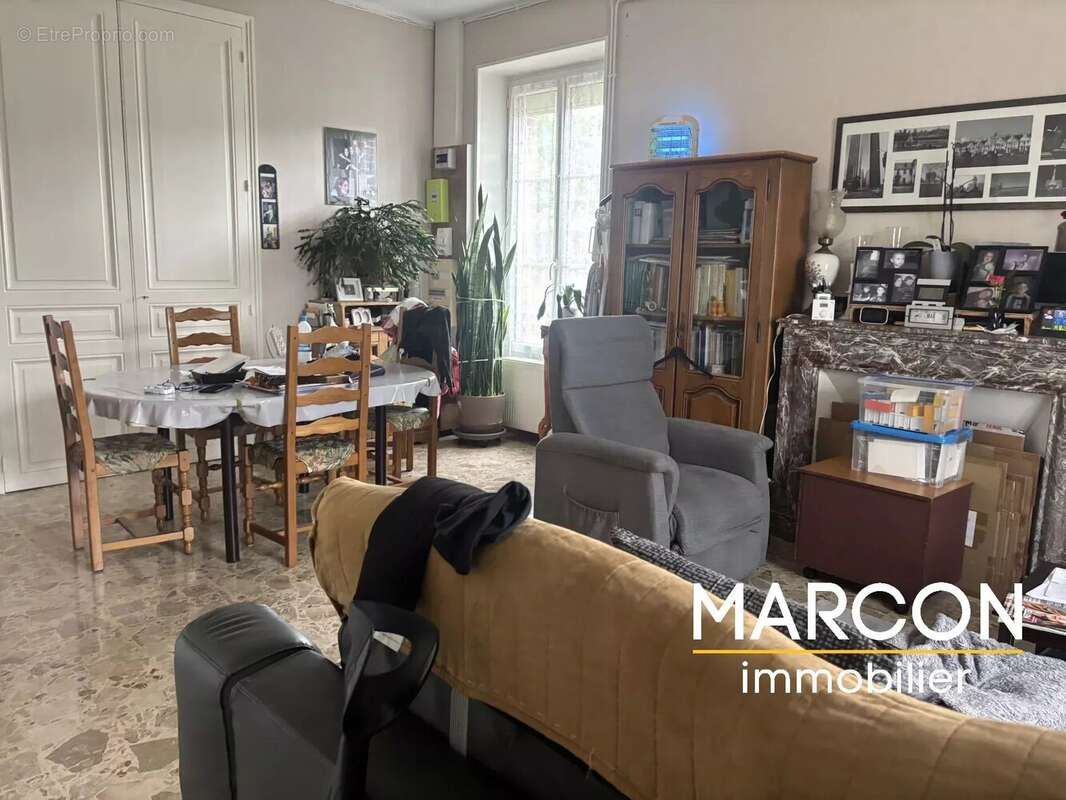 Maison à SAINT-GEORGES-LES-LANDES