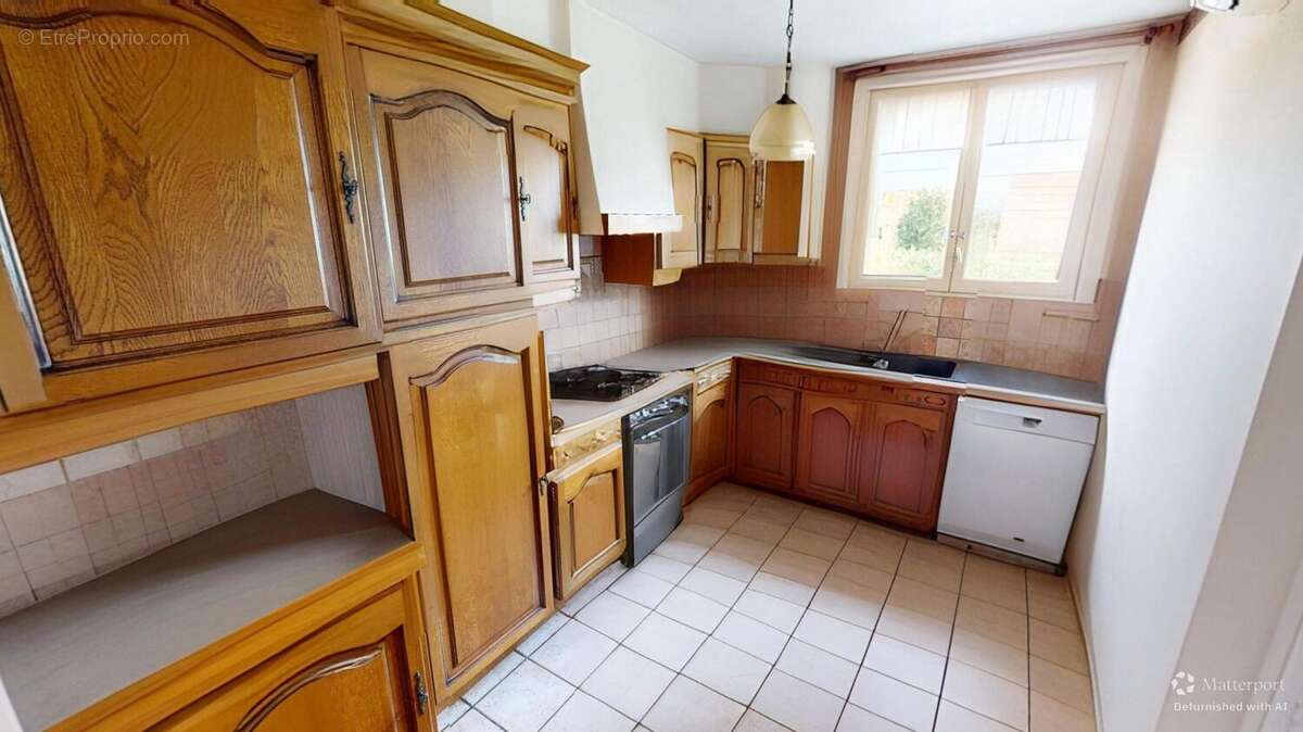 Maison à SAINT-JEAN-DE-BRAYE