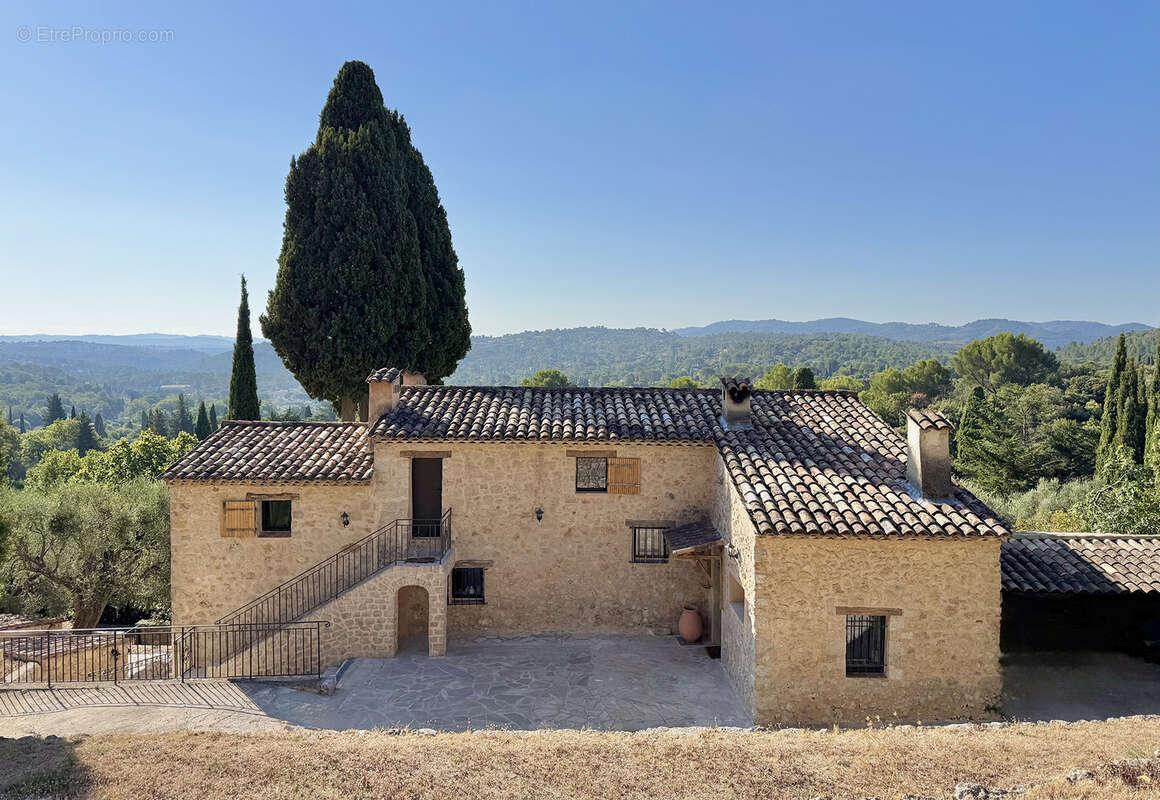 Maison à SPERACEDES