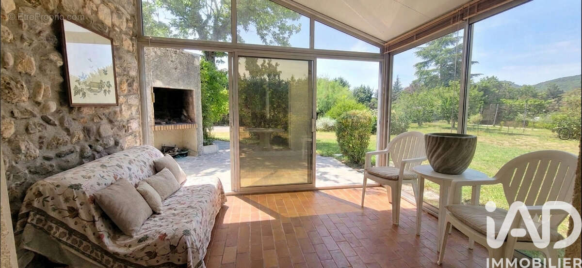 Maison 160 m² à Laroque  - photo 8
