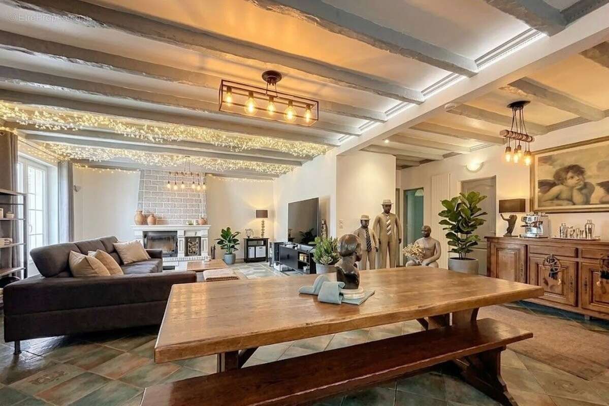 Maison à SAINT-MAUR-DES-FOSSES