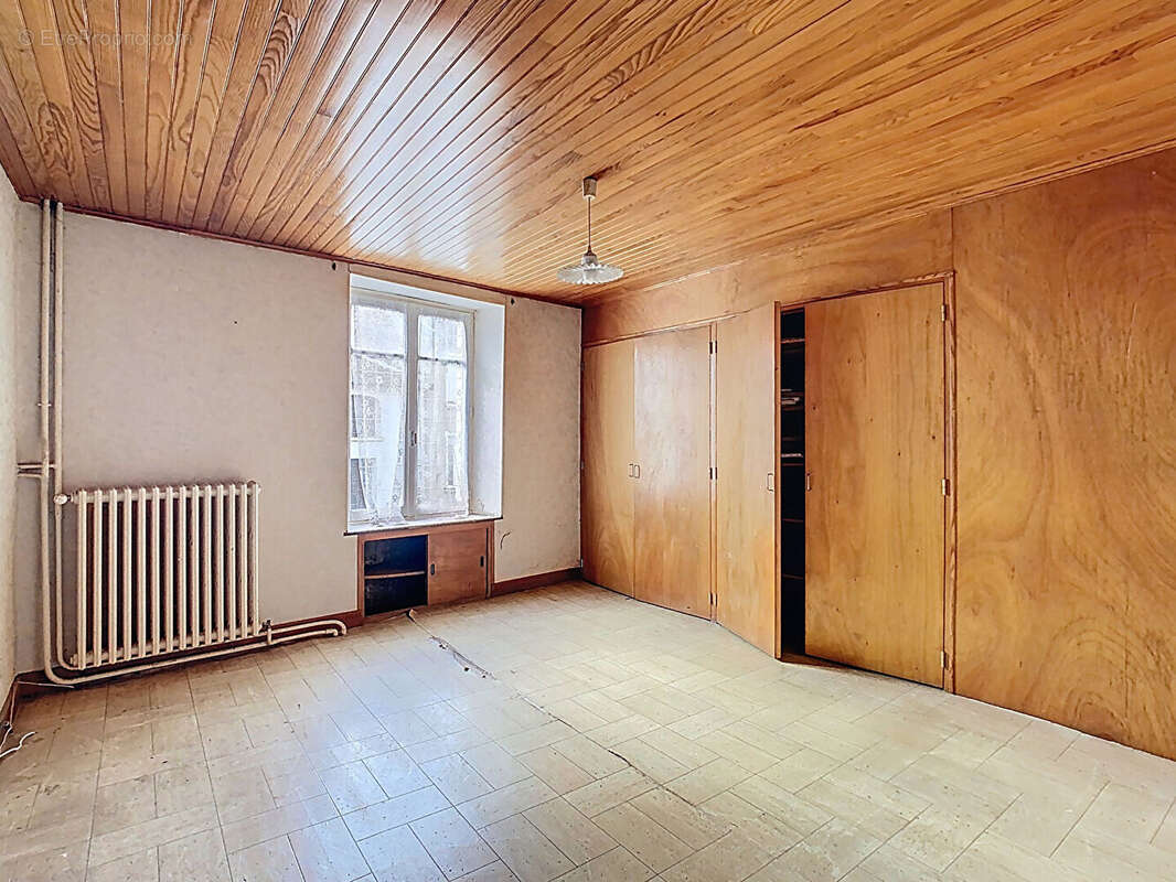 Maison à DAMPIERRE
