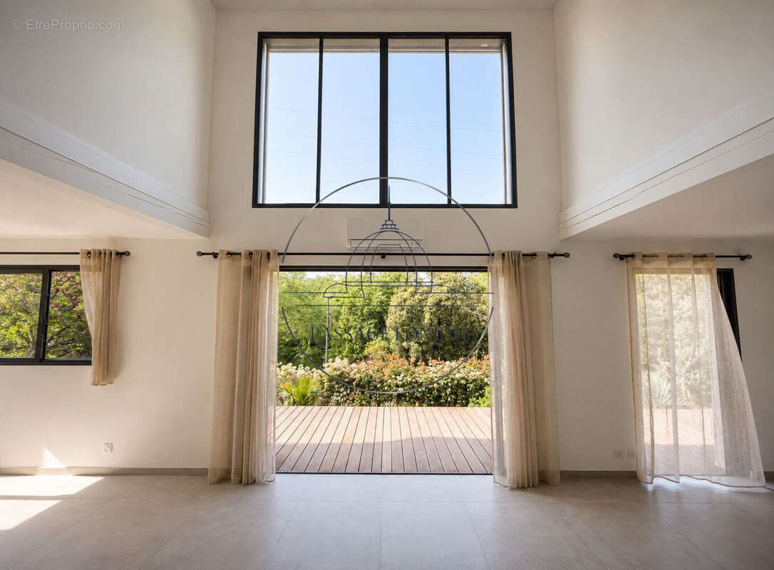 Maison à COMBAILLAUX