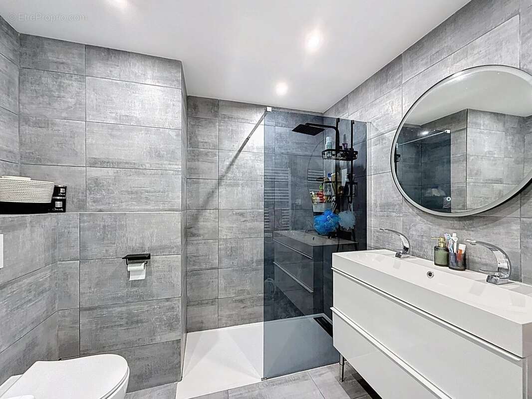 Appartement à CARROS