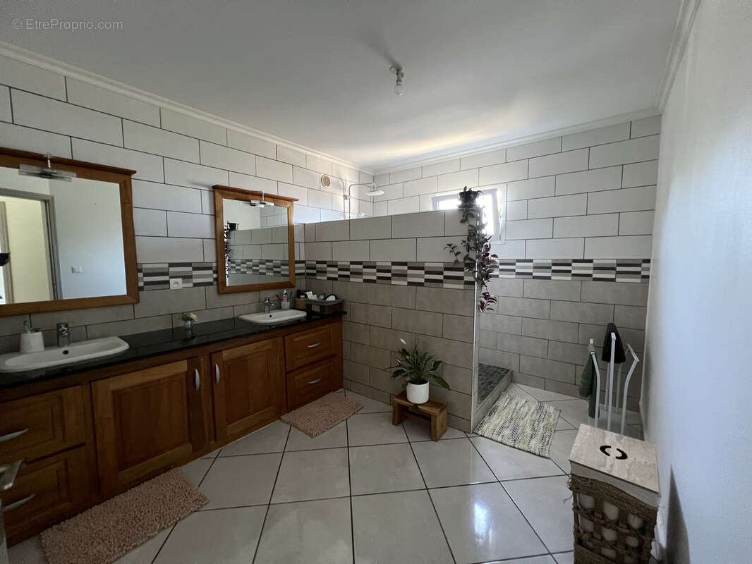 Maison à LE TAMPON