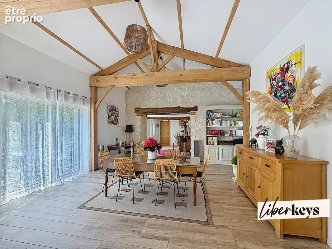 Belle opportunité, Longère totalement rénovée – 185 m² + dépendances – En campagne dans un cadre privilégié - photo 3