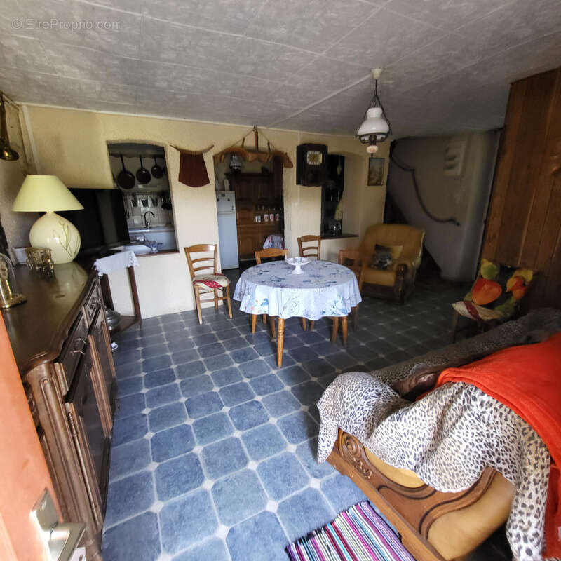 Maison à RIOM-ES-MONTAGNES