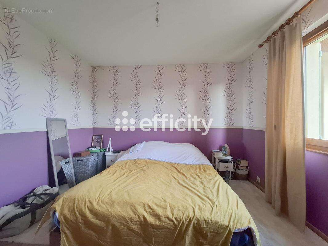 Maison à CONDE-SUR-HUISNE