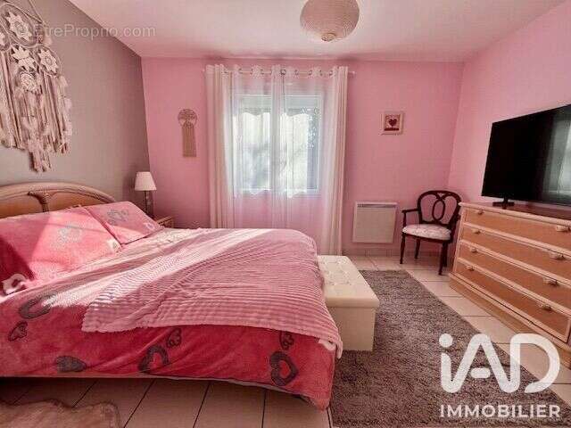 Maison 77 m² à Challans  - photo 8