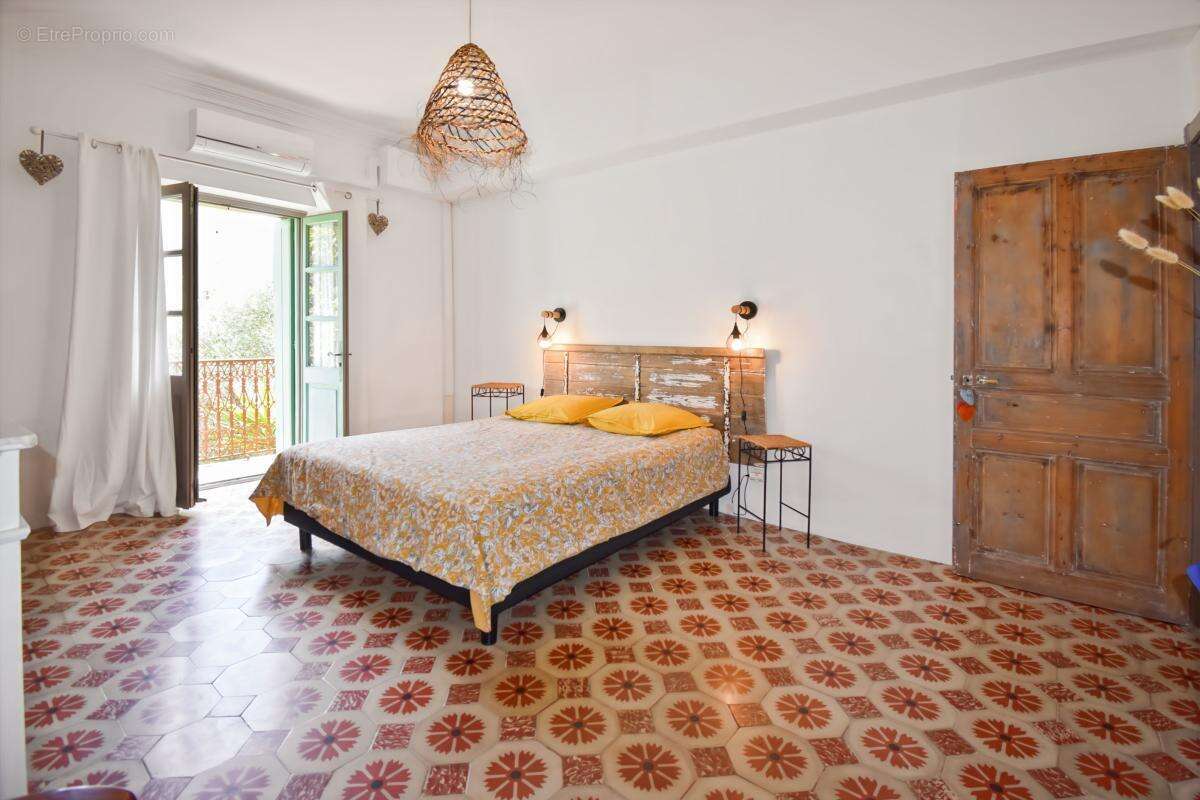 Maison à UZES