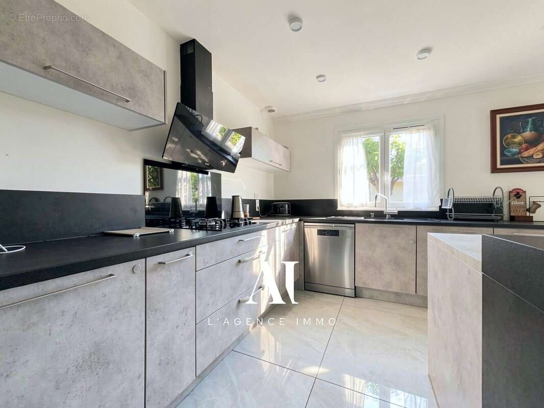 Maison 116 m² à Charnoz-Sur-Ain  - photo 9