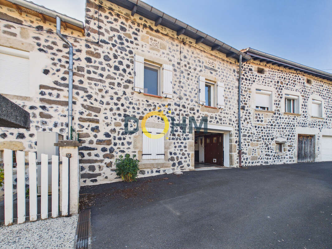 Maison à SAINT-GERMAIN-LAPRADE