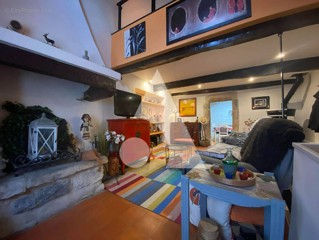 Maison à ALBA-LA-ROMAINE