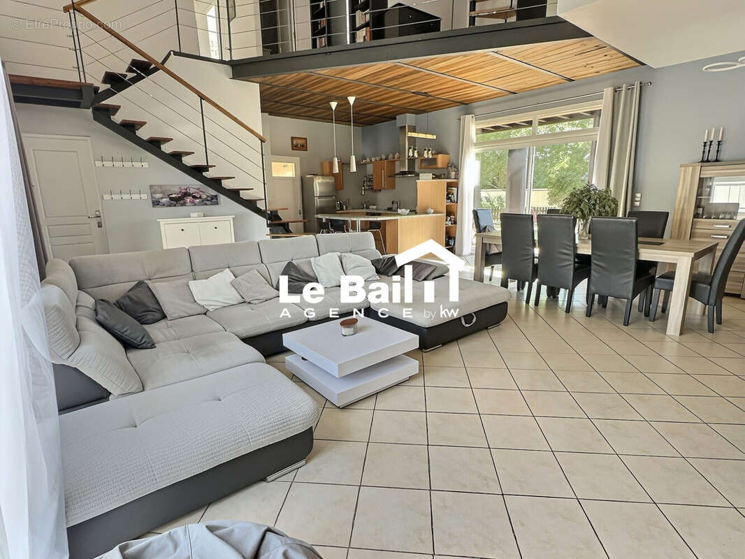 Maison 157 m² à Osny  - photo 2