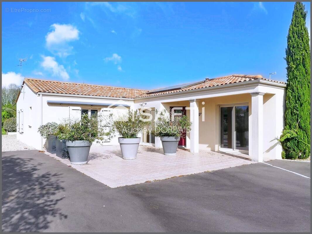 Photo 1 - Maison à MAUZE-SUR-LE-MIGNON