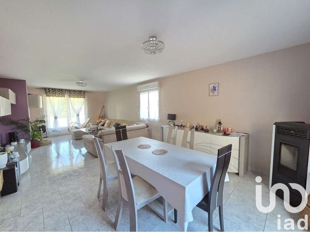 Photo 2 - Maison à ROMILLY-SUR-SEINE