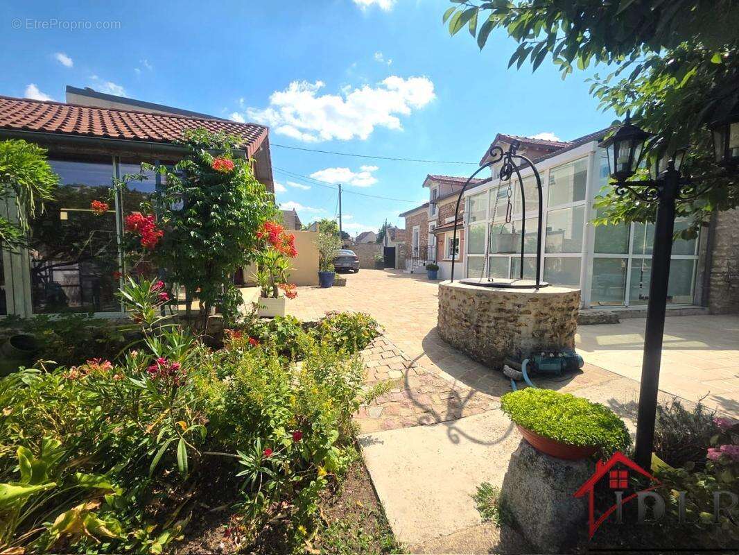 Maison à BRIE-COMTE-ROBERT