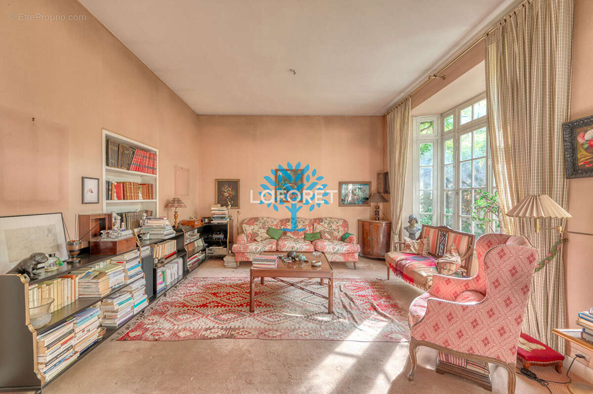 Maison à NEUILLY-SUR-SEINE