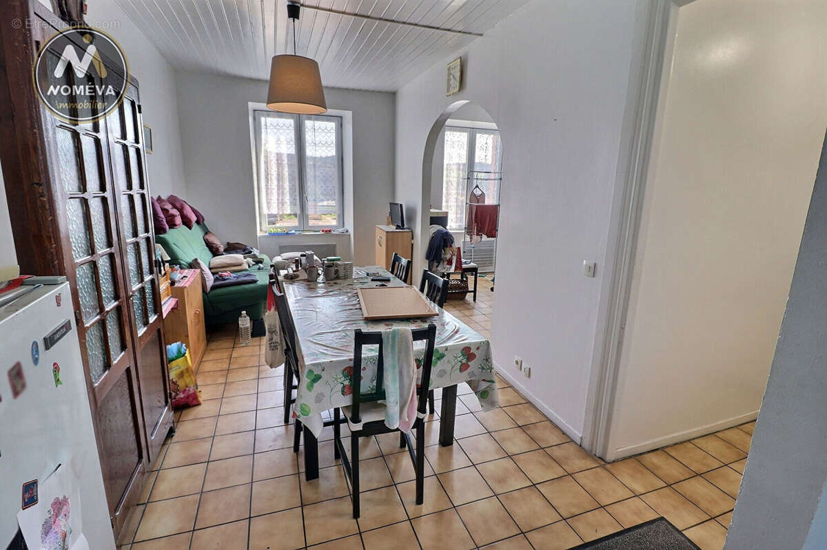 Appartement à DUNIERES