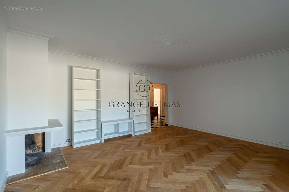 Appartement  DARCHAND avec terrasse et garage - SAINT SEURIN - photo 2