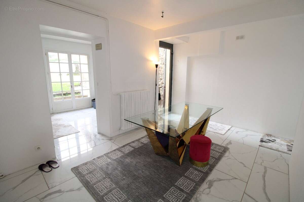 Maison à BONNIERES-SUR-SEINE