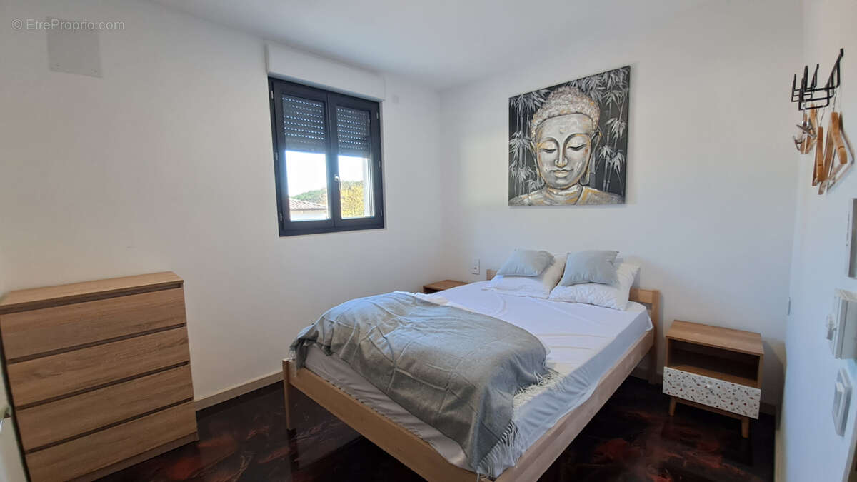 Maison à SAINTE-CECILE-LES-VIGNES