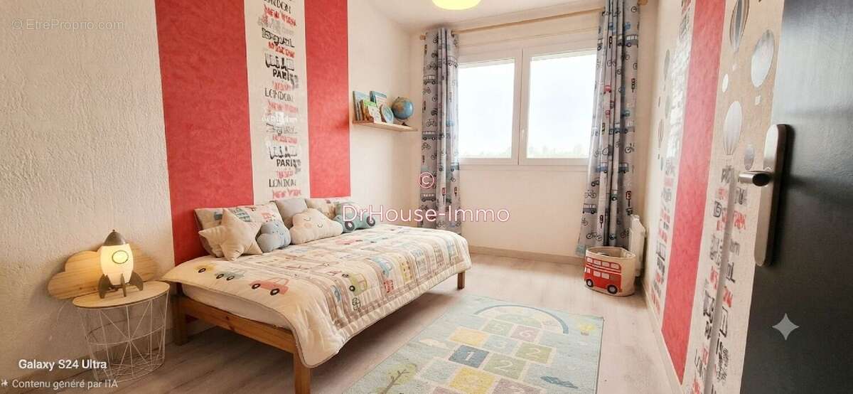 Maison 146 m² à Le Chambon-Feugerolles  - photo 7