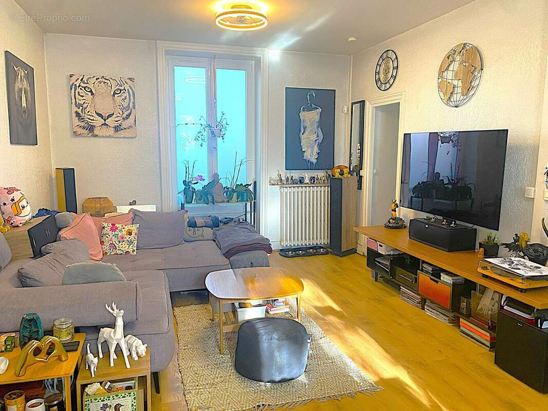 Appartement à NEUVILLE-SUR-SAONE