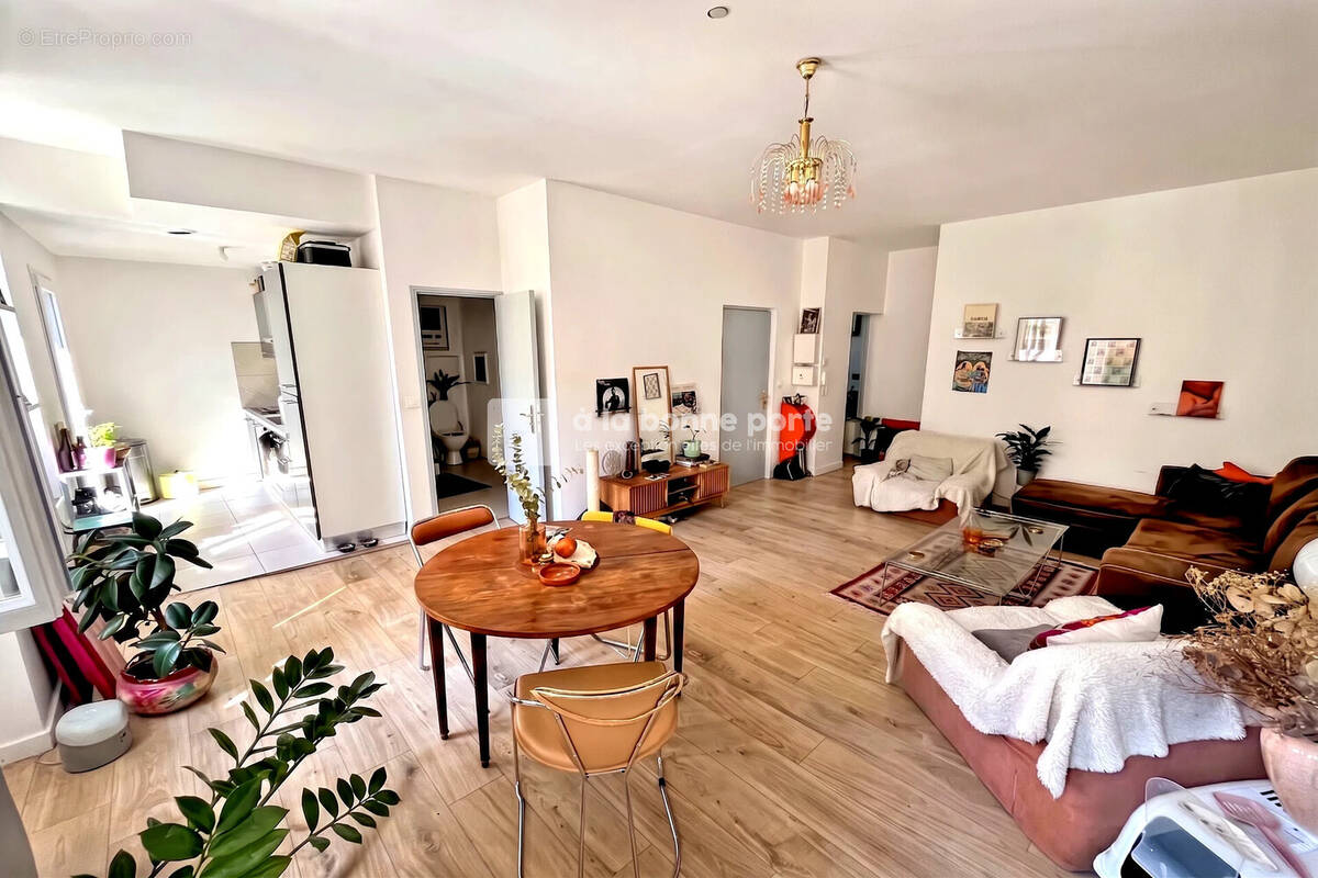 Appartement à MARSEILLE-1E