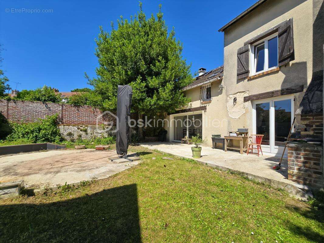 Maison à NANTOUILLET