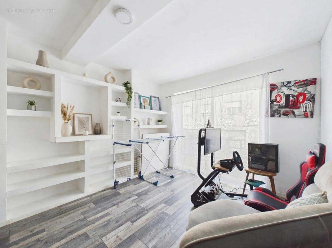 Maison à QUIEVRECHAIN