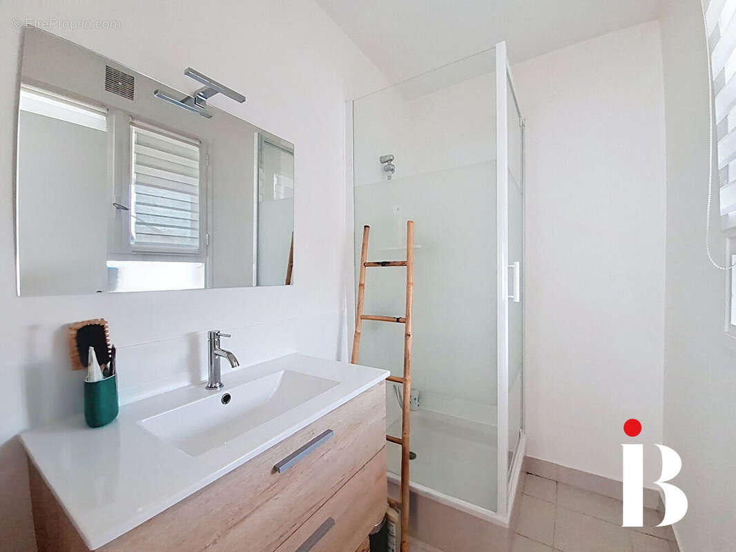 À vendre : Appartement de type 3 entièrement rénové ! - photo 6