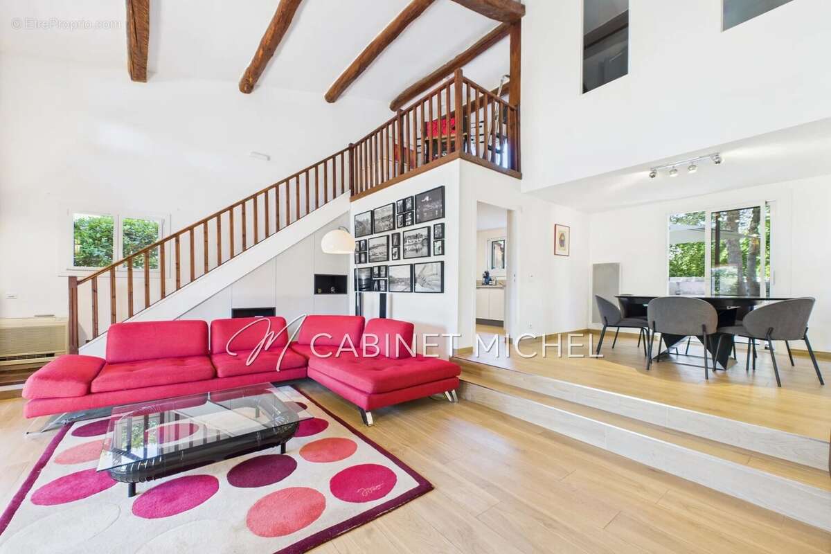 Maison à VALBONNE