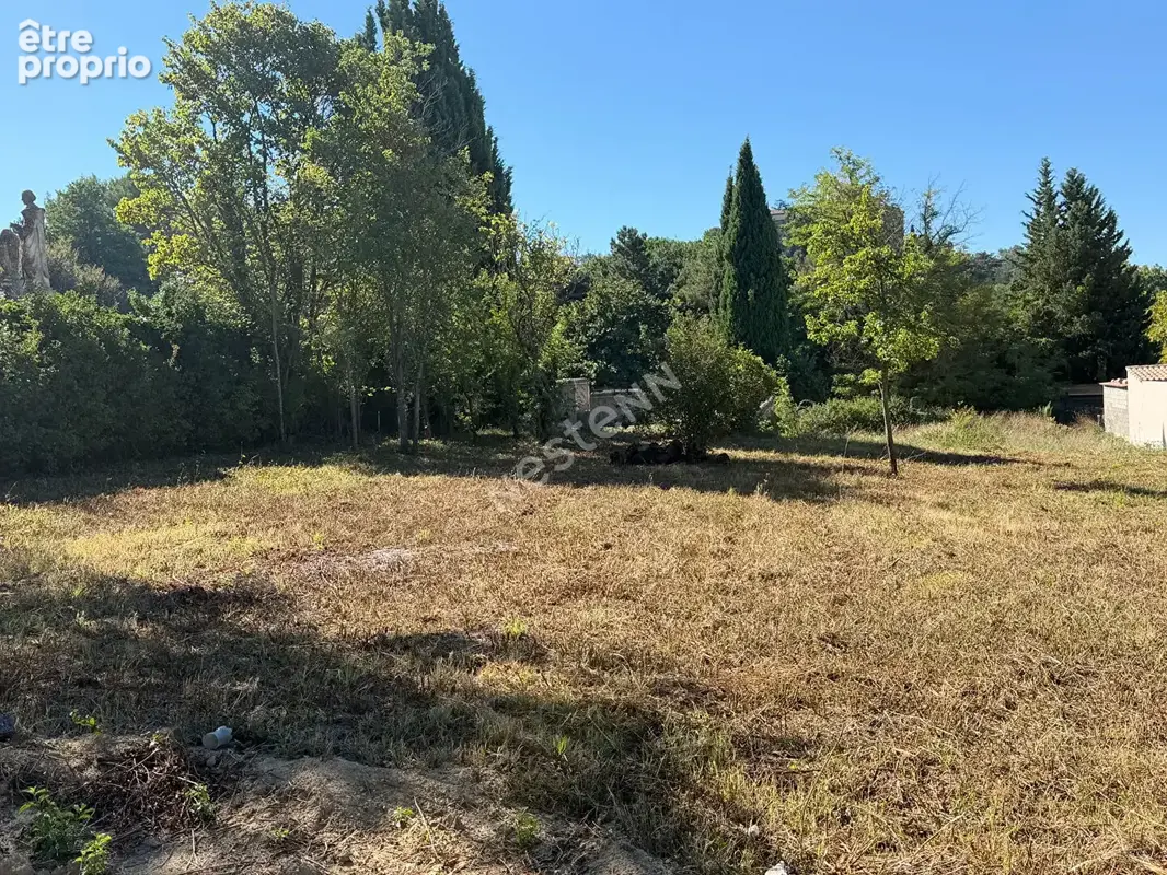 Ansouis (Luberon) : terrain constructible de 870 m², viabilisé, avec piscine et grand jardin possibles - photo 2