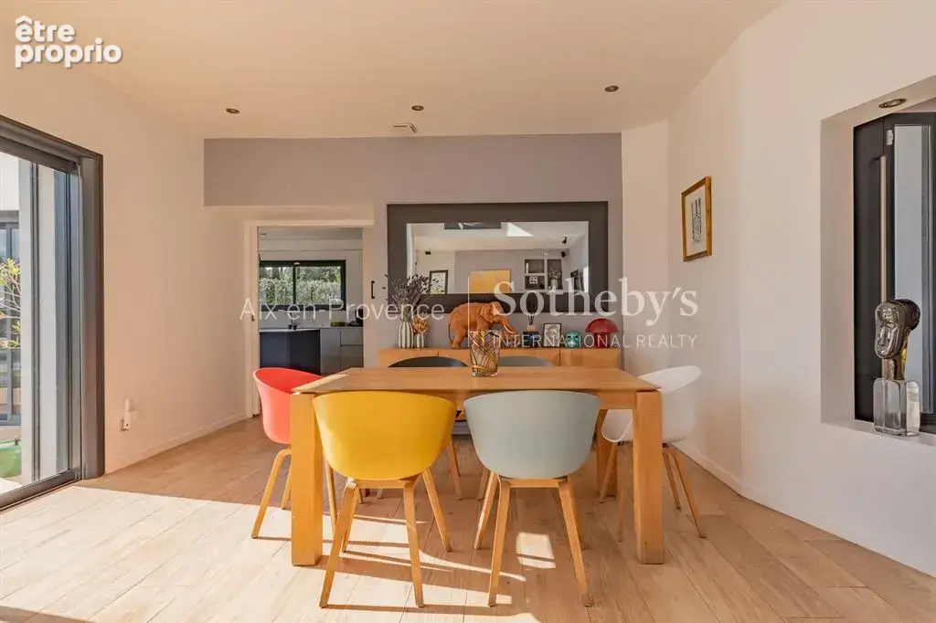 Propriété contemporaine de 250 m² sur un terrain arboré de 4 000 m² - photo 6