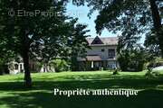 Maison à MENILLES