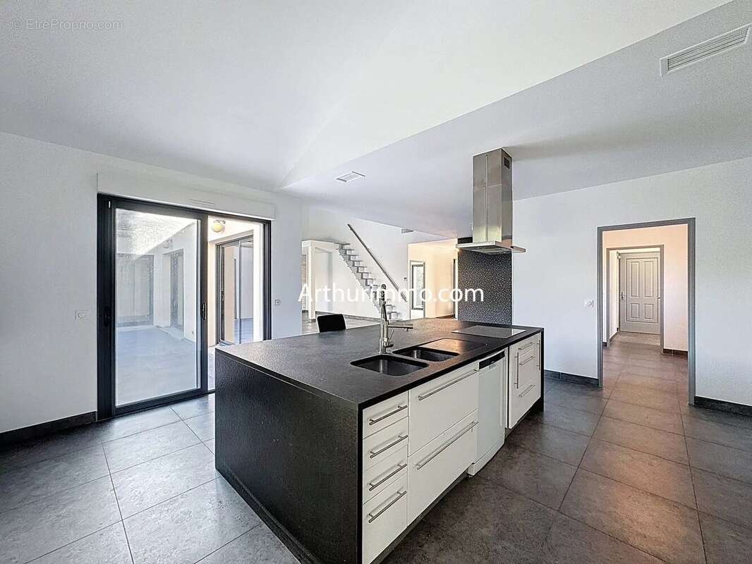 Maison à VIGNEUX-SUR-SEINE