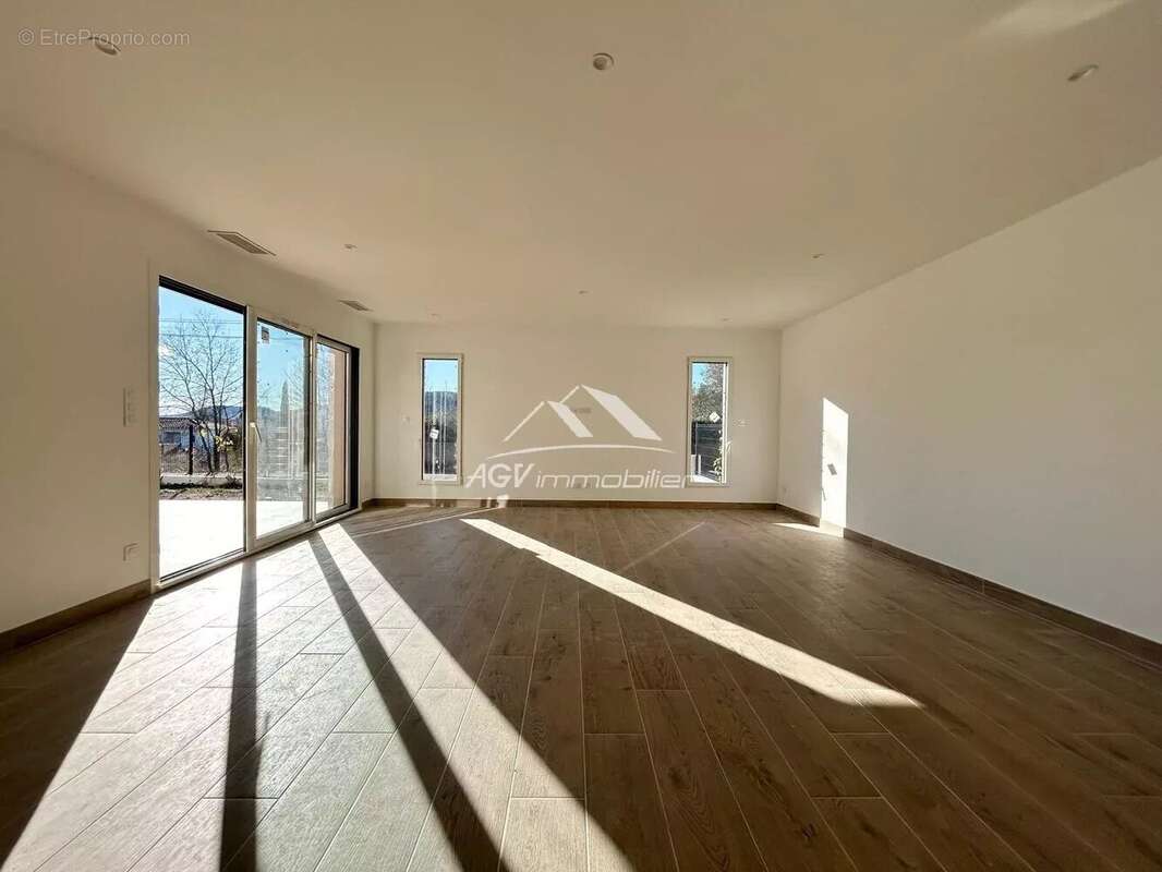 Maison à SAINT-MARTIN-DE-VALGALGUES