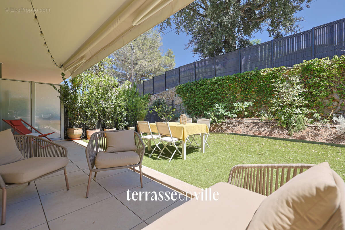 EXCLUSIVITE - Cap Brun, TOULON -  APPARTEMENT T3  avec 145 m2 de jardin - Résidence sécurisée, calme - photo 9
