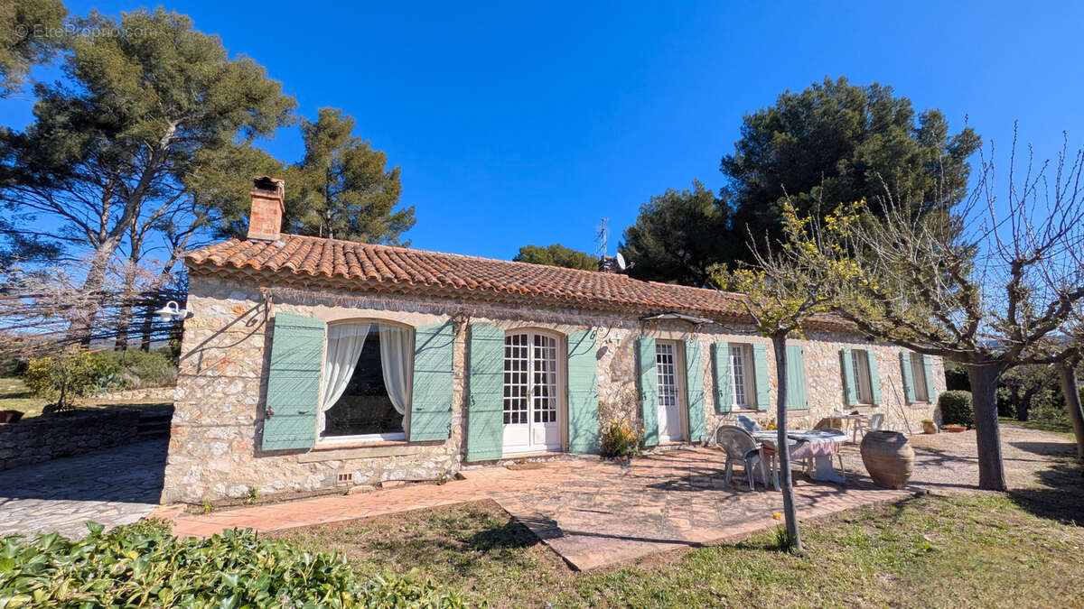 Maison à LE CASTELLET
