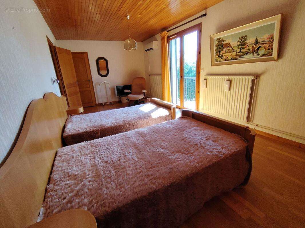 Maison La Bâtie Divisin 6 pièce(s) 200 m2 - photo 4