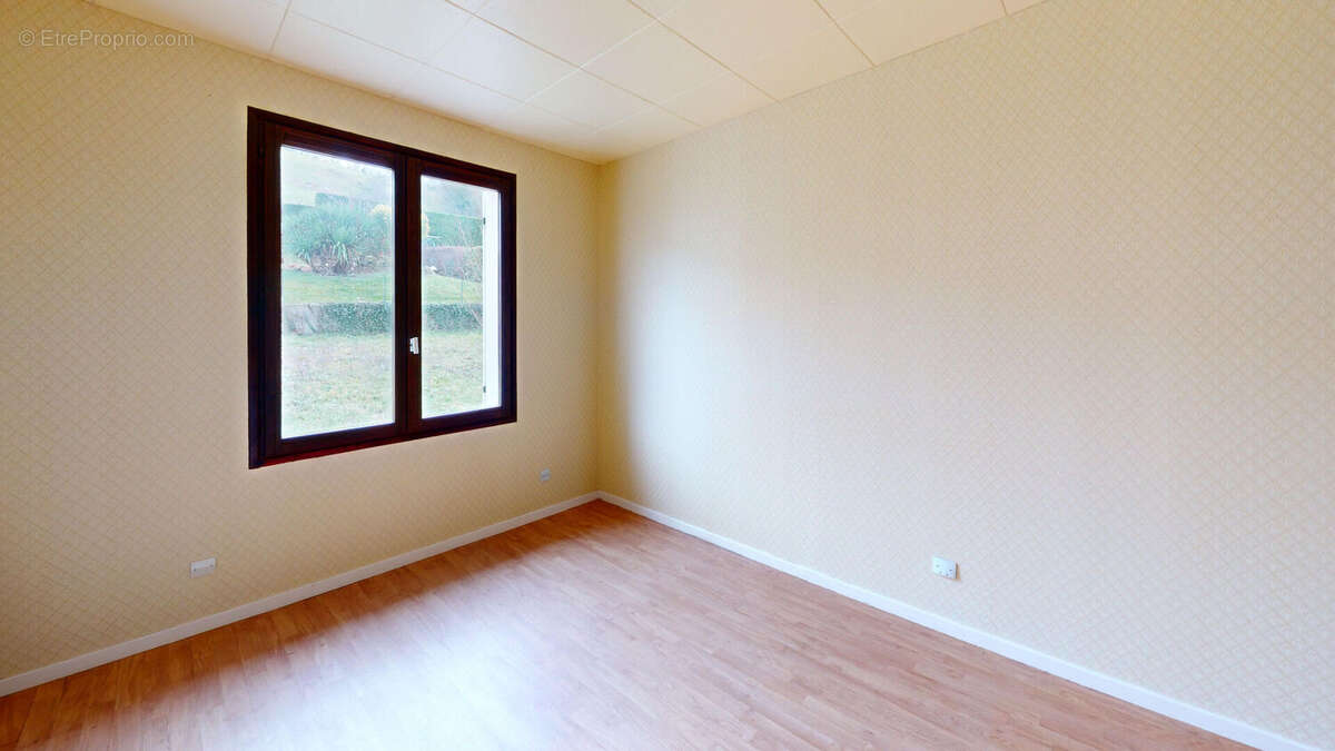 Maison Saint Georges Sur Allier 4 pièce(s) 95 m2 - photo 6
