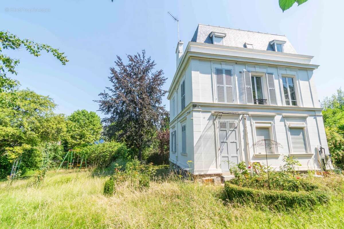 Maison à MONTMORENCY