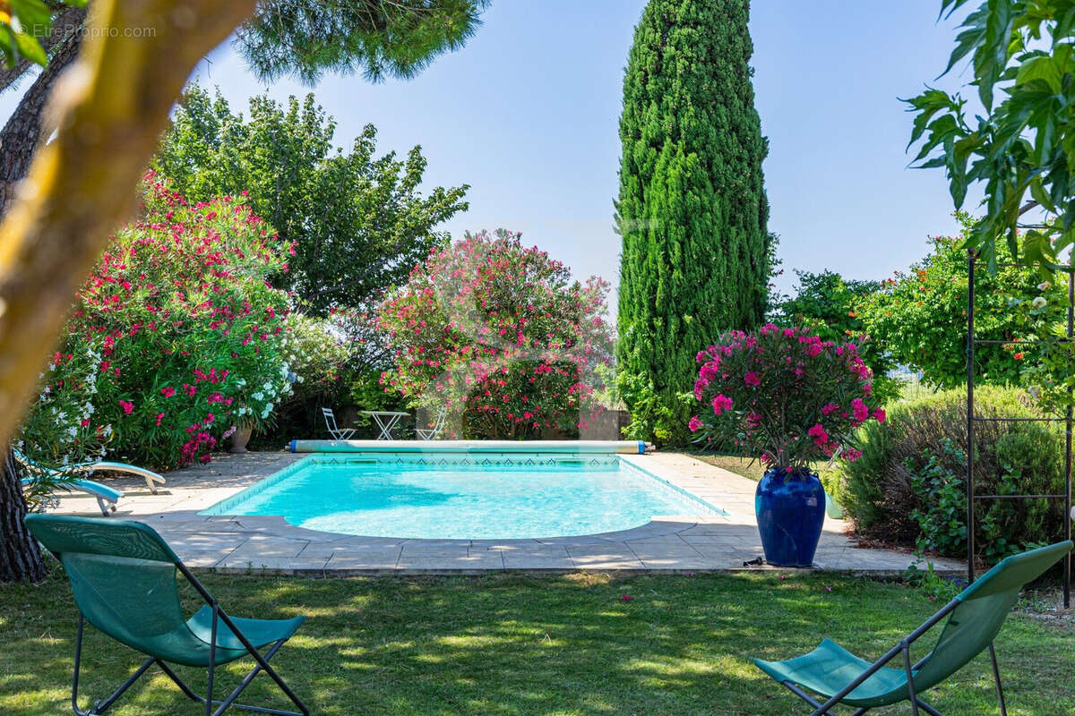 Maison à SAINTE-CECILE-LES-VIGNES
