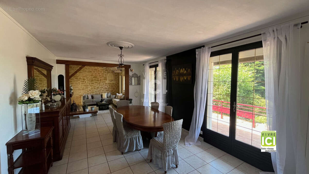 Maison à LA VARENNE