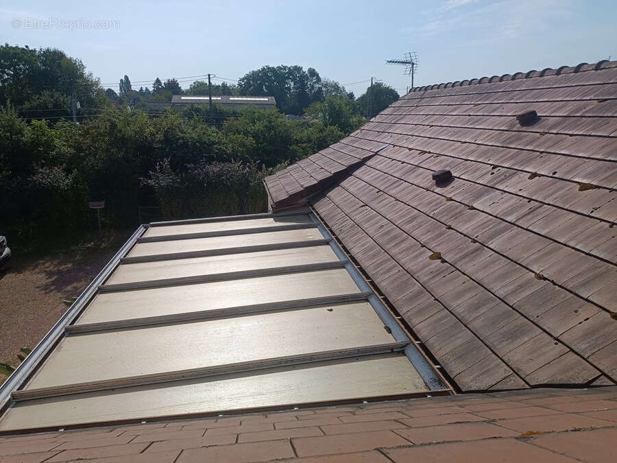 Nérondes (18350)   Ensemble immobilier de 227 m2 avec logement indépendant, véranda et deux garages - photo 24